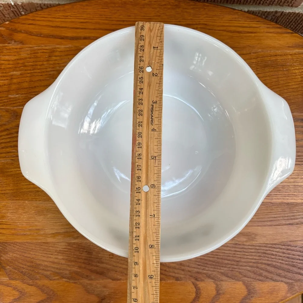 Anchor Hocking Fire King Meadow Green casserole dish 8.5 diameter Vintage